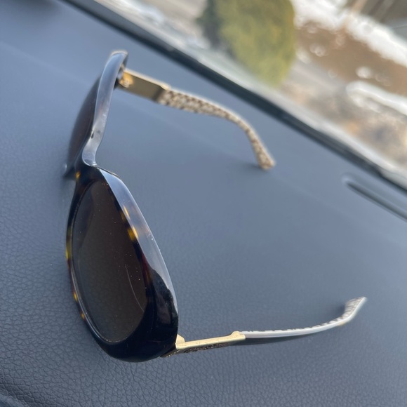 Coach sunglasses 😎 - Picture 5 of 5